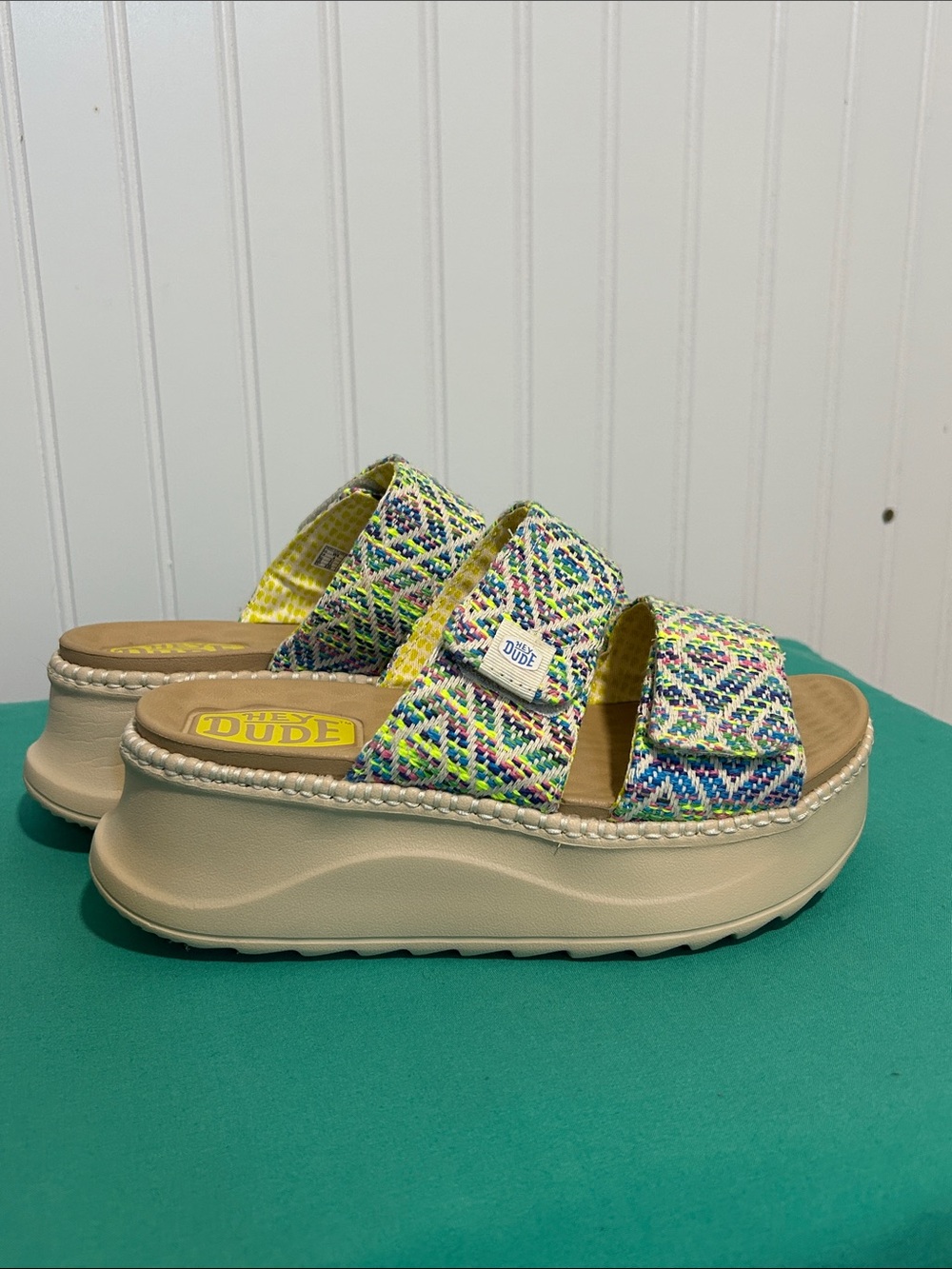 HEY DUDE Women's Multi-Color Woven Platform Slide SZ: 6